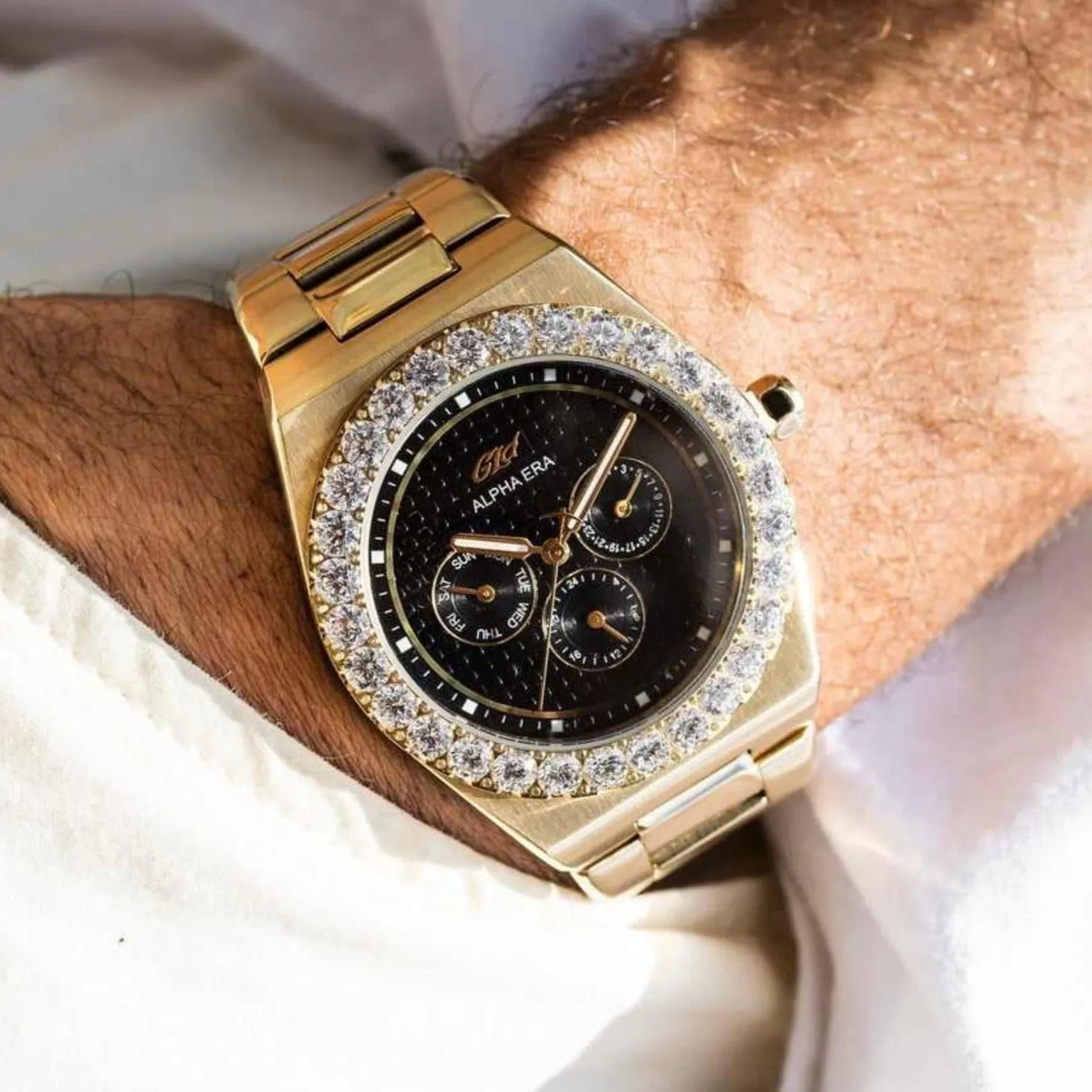 42MM Alpha Era® Gold- Iced Bezel